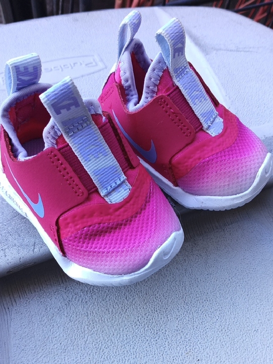 Nike Other - Nike Infant Pink Gradient Flexrunners